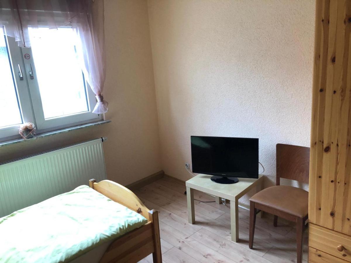 Monteurunterkunft Oberhausen-Rheinhausen ภายนอก รูปภาพ