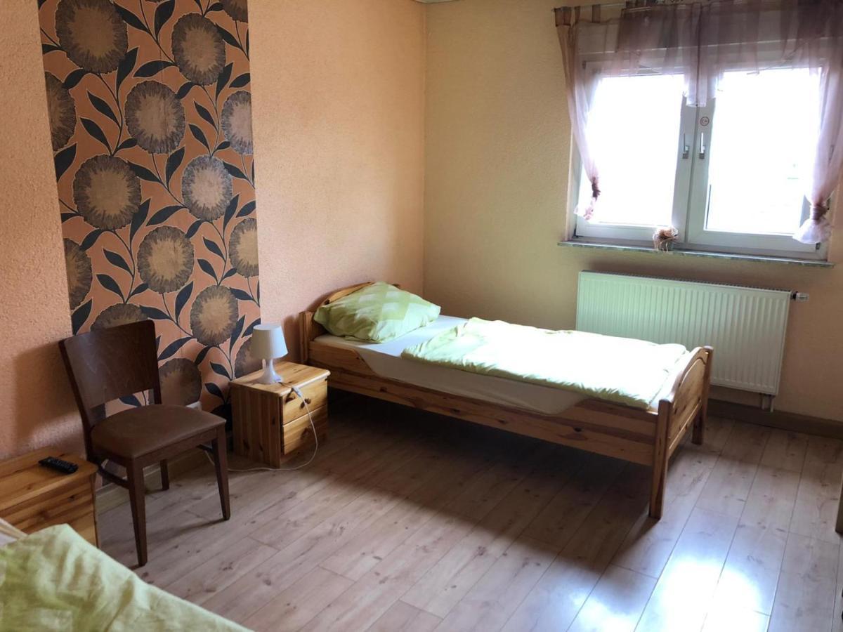 Monteurunterkunft Oberhausen-Rheinhausen ภายนอก รูปภาพ